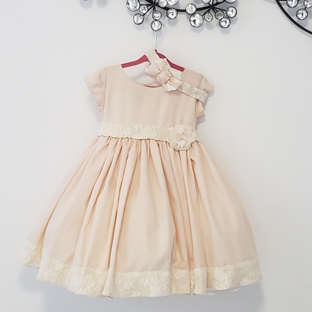 Kids dress with matching bow